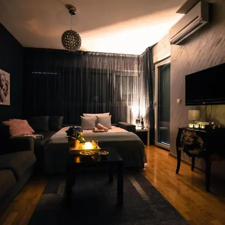 Chic Retreat *